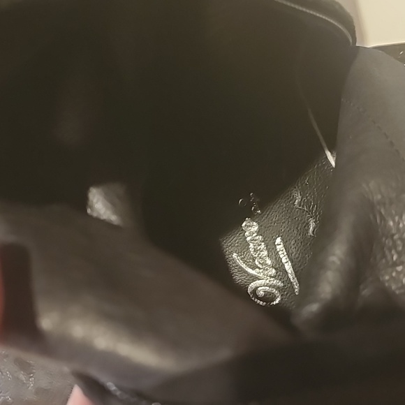 BLACK LEATHER KNEE BOOTS - Picture 7 of 9